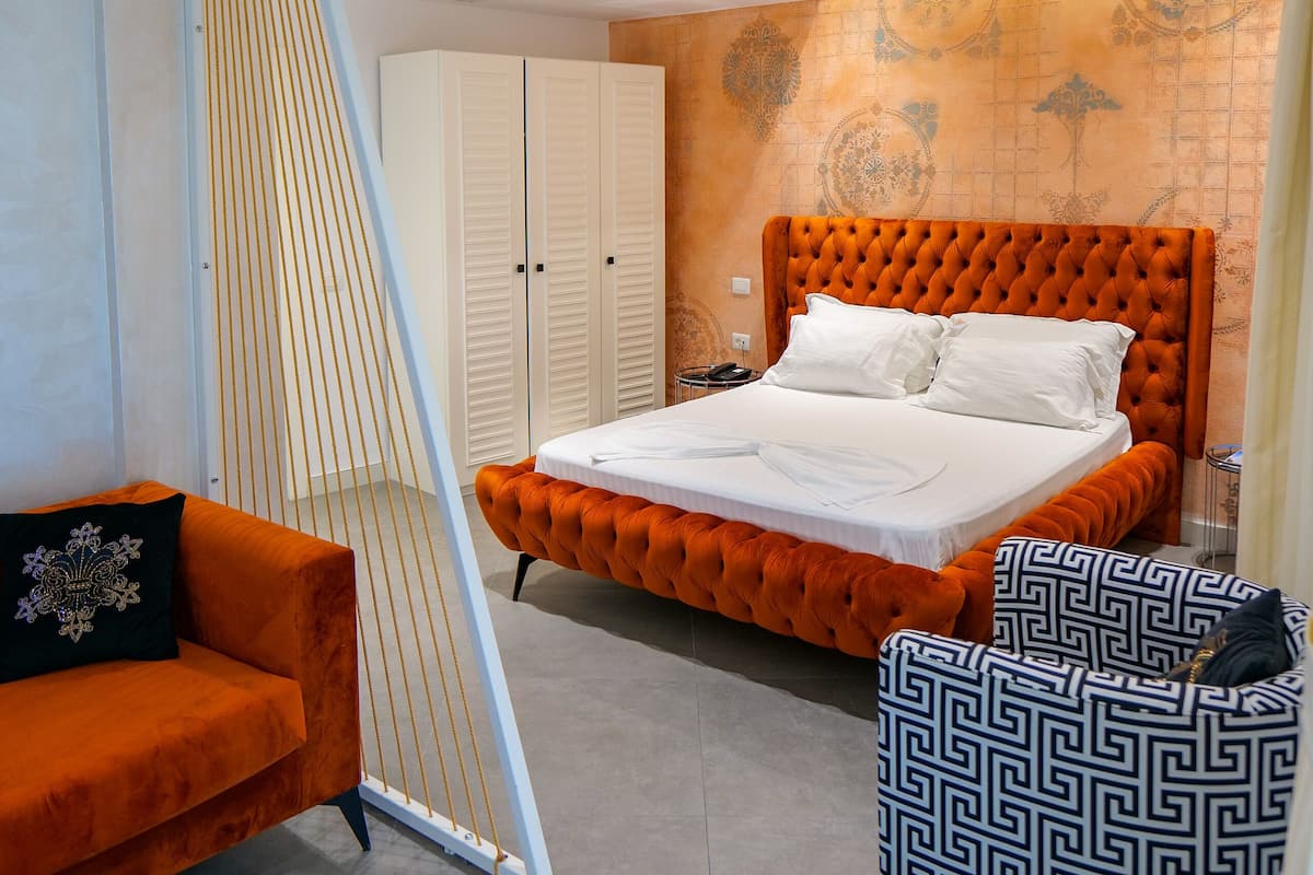 Junior Suite, Mountain View | 1 bedroom, in-room safe, iron/ironing board, free WiFi