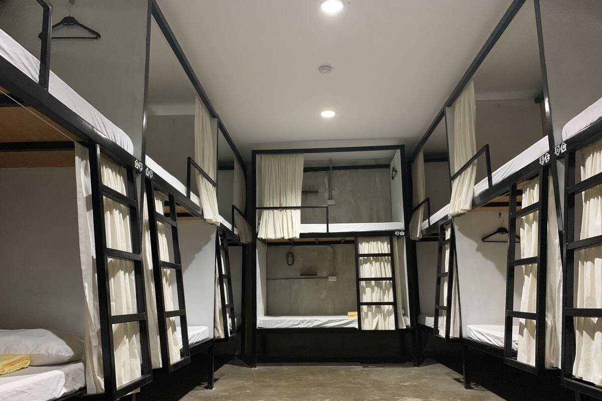 A Bed in a 16-Bed Mixed Dormitory Room | Laptop workspace, WiFi (free), bed sheets