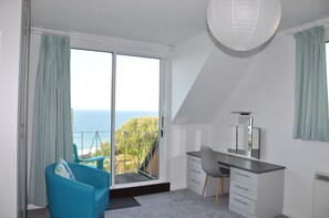 House, 4 Bedrooms (6 Adults, 2 Children)