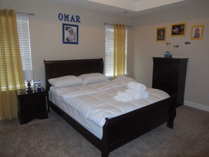 5 bedrooms, iron/ironing board, free WiFi, bed sheets - Beautiful, brand new five bedroom house located centrally very close to I20 (Evans)