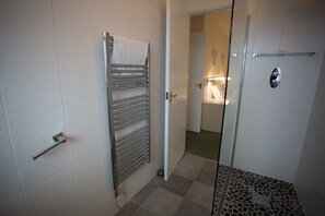 Casa, 4 habitaciones (6 Adults, 2 Children) | Baño | Tina con regadera 
