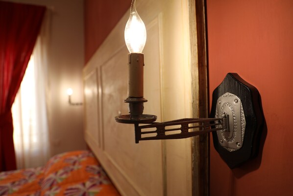 Quarto casal | Escrivaninha, Wi-Fi de cortesia, individualmente decorados