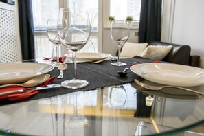Apartment | 1 bedroom, iron/ironing board, free WiFi, bed sheets - Rondo ONZ Jana Pawła II 26 (Warsaw)