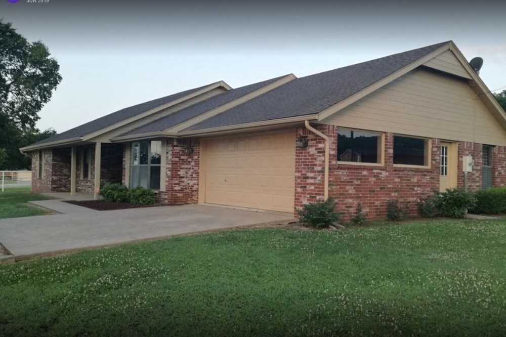 Hartness Ranch Bed and Bath