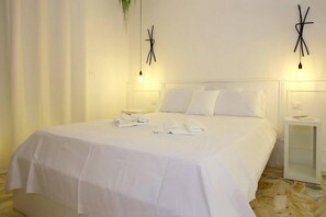 Deluxe Suite, Jetted Tub (Nervi) | Minibar, desk, blackout curtains, free WiFi - Boite d'Esprit b&b de luxe (Corigliano-Rossano)