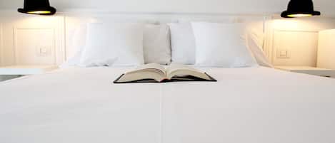 Deluxe Double Room (Dalì) | Minibar, desk, blackout drapes, free WiFi