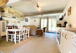 Casa Confort, baño en la habitación (L' etang) | Restaurantes