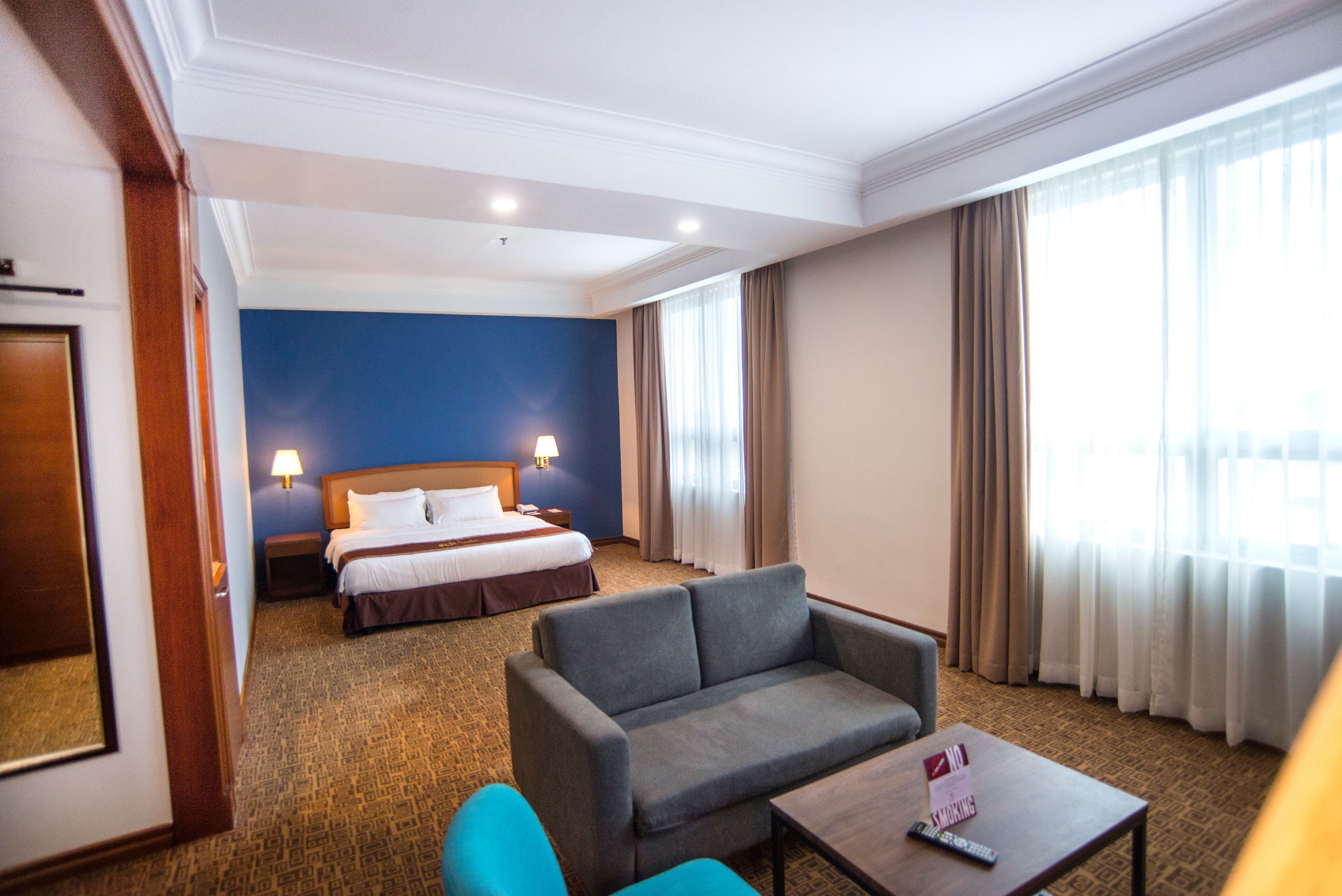 이그제큐티브룸 | 거실 공간 | LCD TV