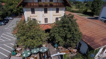 Esterni
