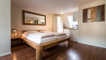 Apartment | 1 bedroom, iron/ironing board, bed sheets