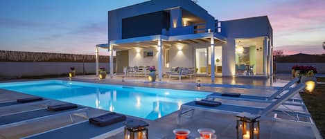 Private pool