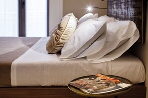 Literie de qualité supérieure, matelas mémoire de forme, minibar
