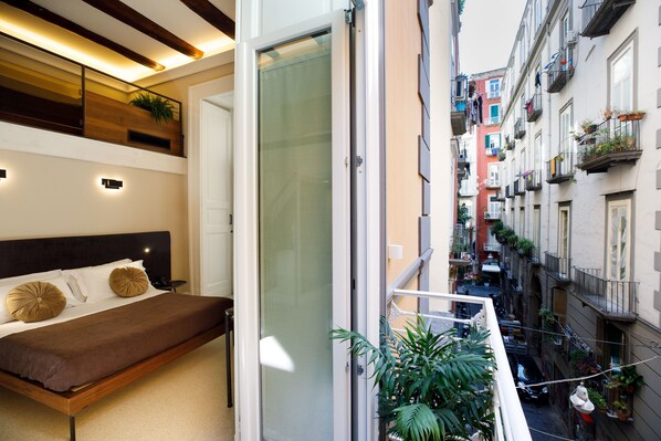 Literie de qualité supérieure, matelas mémoire de forme, minibar