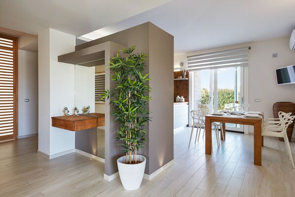 茶具/咖啡用具、电热水壶、冰柜