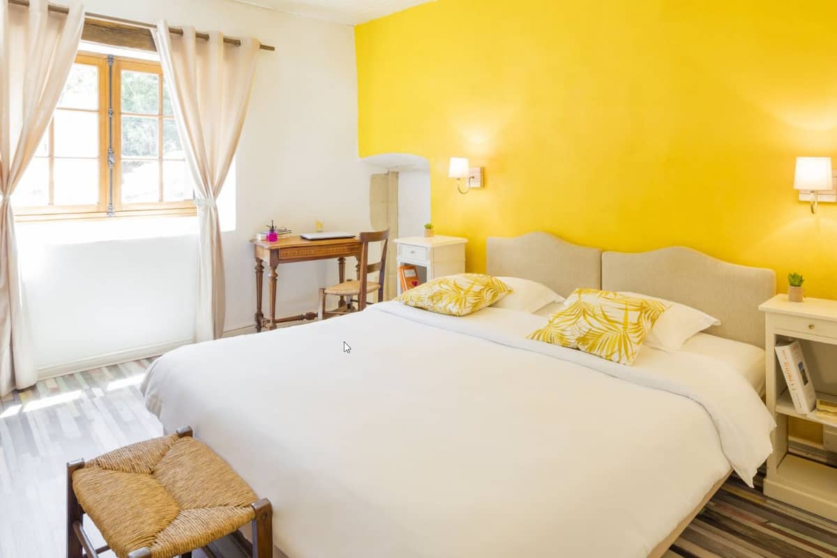 comfort double or twin room | individually decorated, iron/ironing board, free wifi, bed sheets