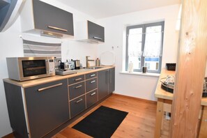 Lejlighed (Lotte) | Privat køkken | Køleskab, ovn, opvaskemaskine, kaffe-/temaskine