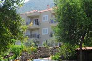 숙박 시설 구내