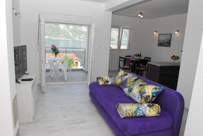 Comfort Apartment, 3 Bedrooms, Balcony, Sea View | Living area | LCD TV - Hera Apartments (Donji Stoliv)
