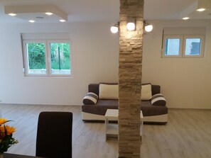 Classic Studio, Mountain View | Living area | LCD TV - Hera Apartments (Donji Stoliv)