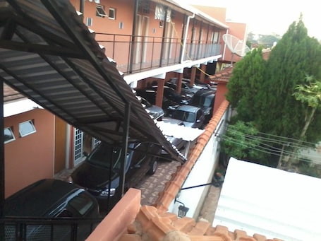Aparcamiento sin asistencia gratuito. Vista Alegre Hotel