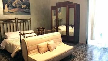 Camera quadrupla, vista mare | Insonorizzazione, culle/letti per bambini (gratuiti), Wi-Fi gratuito