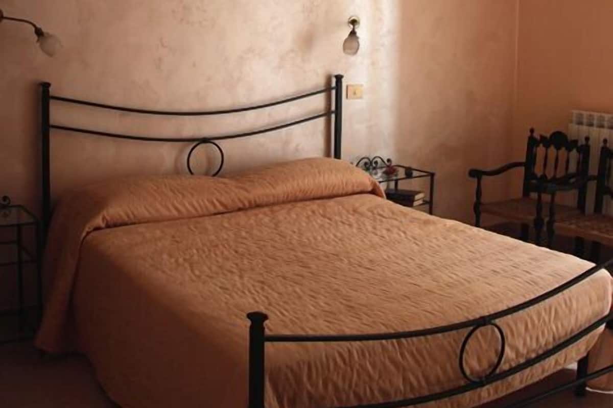 Habitación doble superior, balcón | Insonorización, cunas gratuitas, wifi gratis y ropa de cama