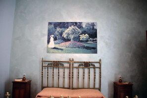 Quadruple Room, Sea View | Soundproofing, free cots/infant beds, free WiFi, bed sheets - B&B Domus Cicerone (Formia)