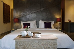 7 عدّة غرف نوم ومكتب ومكواة/لوح كي وواي فاي