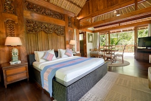Deluxe Room, 1 King Bed, Non Smoking