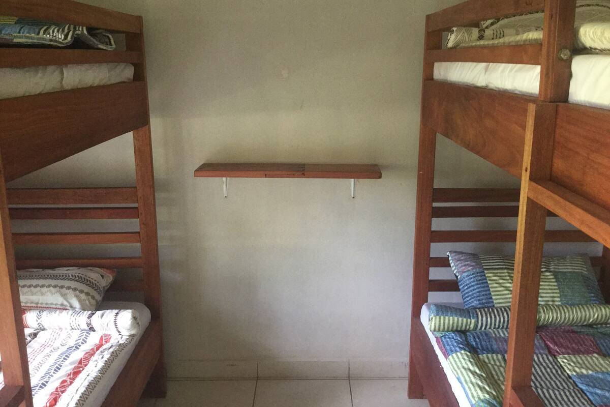 Sovsal | Värdeförvaringsskåp på rummet och sängkläder