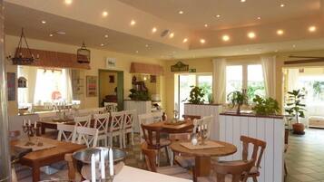 Tägliches inbegriffenes Frühstücksbuffet