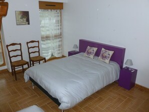 Individually decorated, individually furnished, free WiFi, bed sheets - Chambres d'Hotes Bel Air (La Selle-Craonnaise)