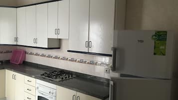 Căn hộ, 2 phòng ngủ, quang cảnh vườn | Bếp riêng | Tủ lạnh, lò nướng, bếp nấu, dụng cụ nấu nướng/bát dĩa/dao nĩa
