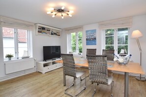 Apartamento (Hugo Eckener) | Opções para refeição no quarto