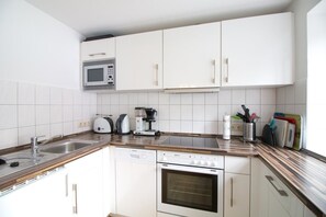 Apartment (Hugo Eckener) | Private kitchen