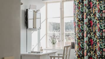 Decoración personalizada, muebles diferentes y escritorio