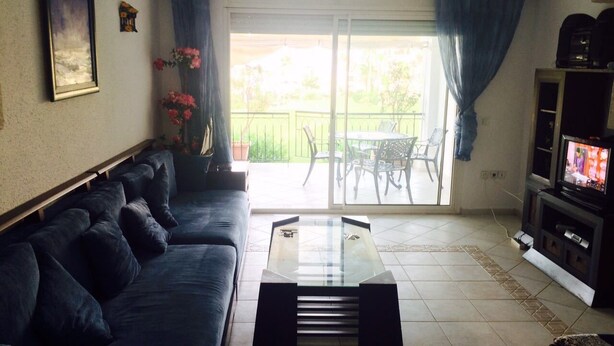 Apartment, 2 Bedrooms, Garden View | Ruang tamu