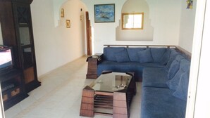 Apartment, 2 Bedrooms, Garden View | Ruang tamu