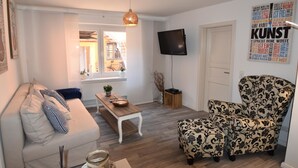 Apartment (Kalle) | Living area | TV, DVD player - Kalle (Flensburg)