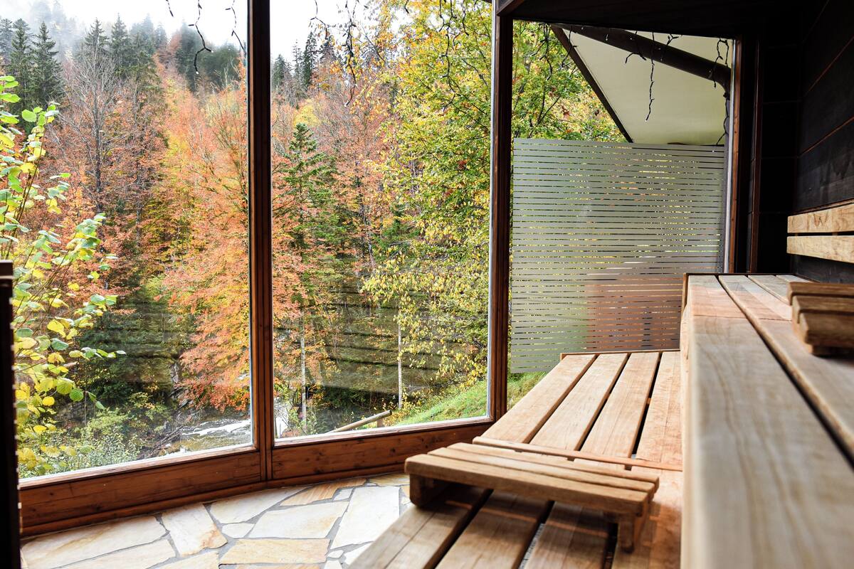 couples treatment room(s), sauna, hot tub, steam room, body treatments