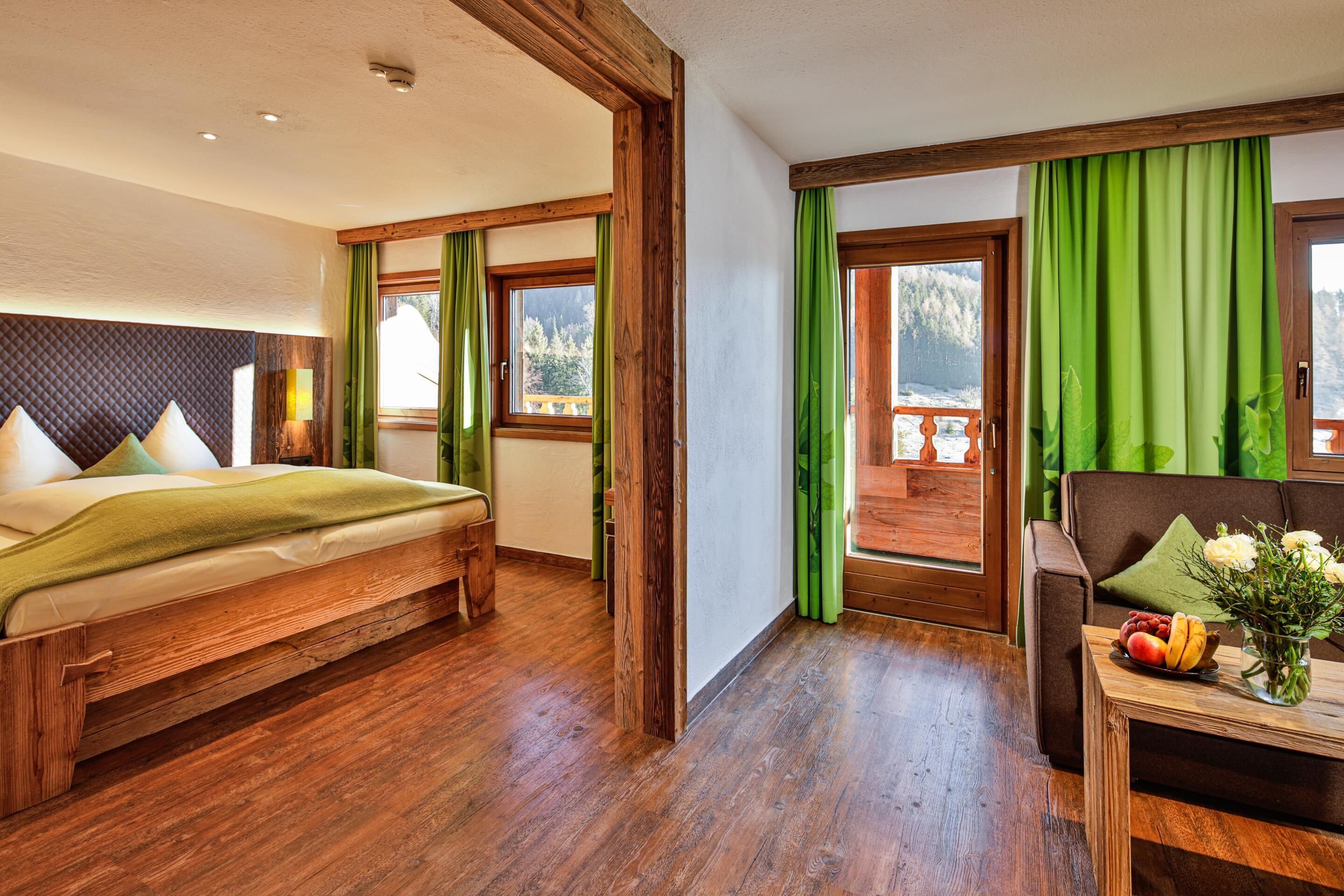 ห้องสแตนดาร์ด, เตียงใหญ่ 1 เตียง, ระเบียง (with Sofabed) | ตู้นิรภัยในห้องพัก, ห้องพักตกแต่งอย่างมีเอกลักษณ์, ตกแต่งพิเศษโดยเฉพาะ