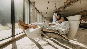 Couples treatment rooms, sauna, hot tub, steam room, body treatments