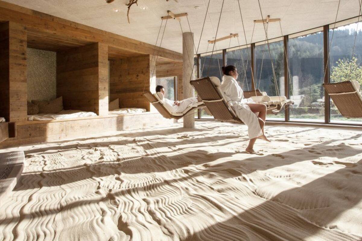 couples treatment room(s), sauna, hot tub, steam room, body treatments