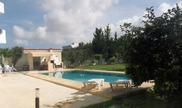 Seasonal outdoor pool