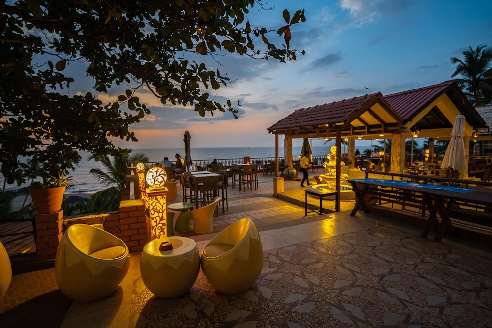 Alcove Resorts by null