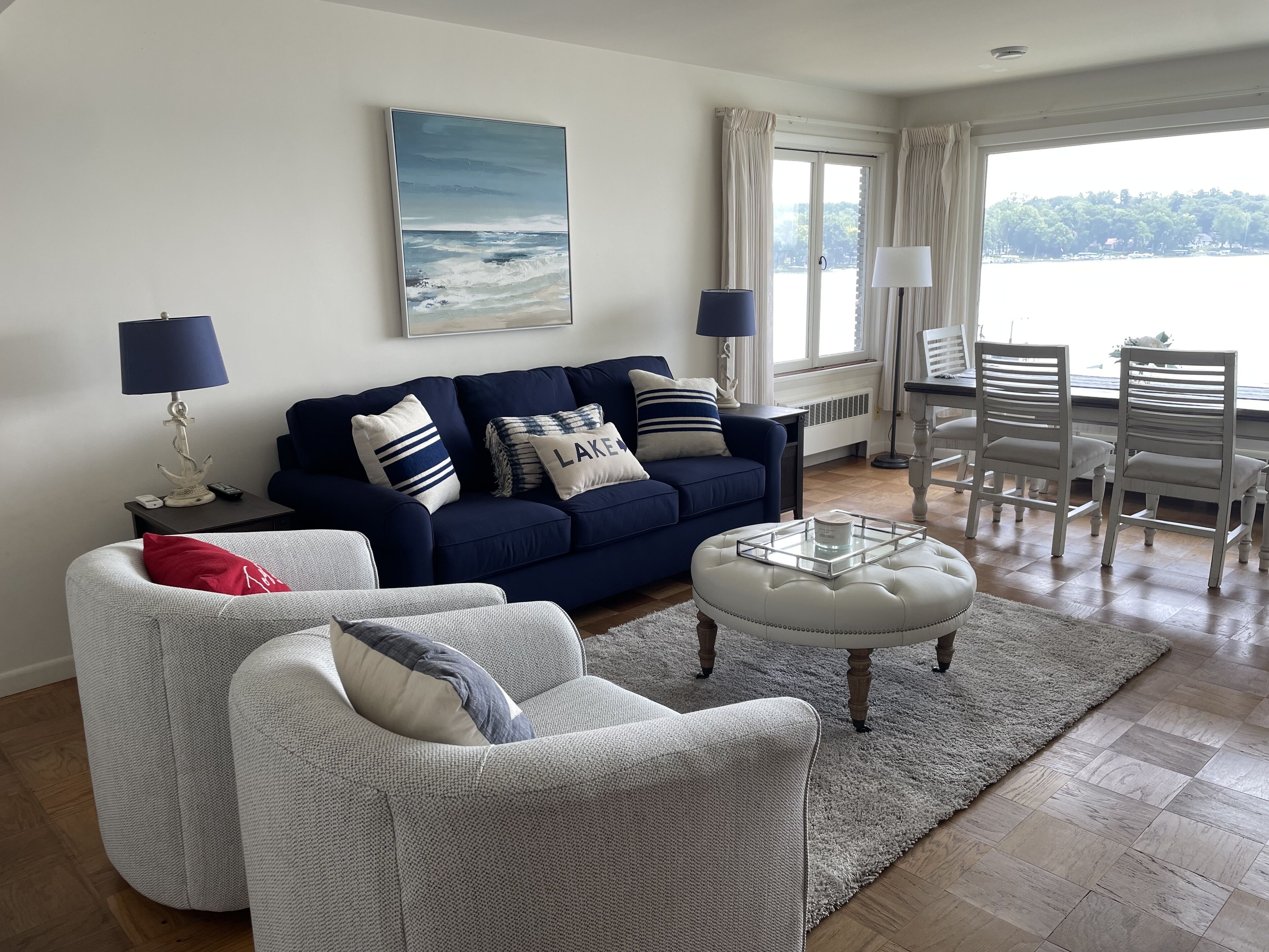 Beautiful views - 4 Bedroom Lakefront home on Lake Mary. 60 miles from Chicago. 