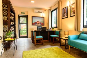 入住/退房自助服务终端