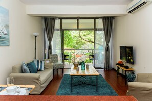 48-cm LED TV with premium channels, TV - Fig Tree Residences (Dar es Salaam)