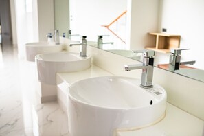 Νιπτήρας μπάνιου