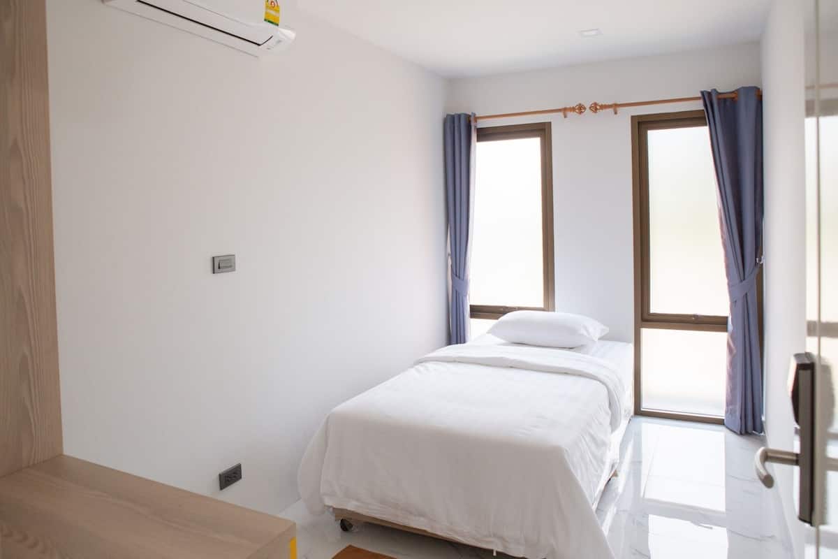 Comfort Single Room, 1 Twin Bed, Non Smoking, Shared Bathroom | Free WiFi